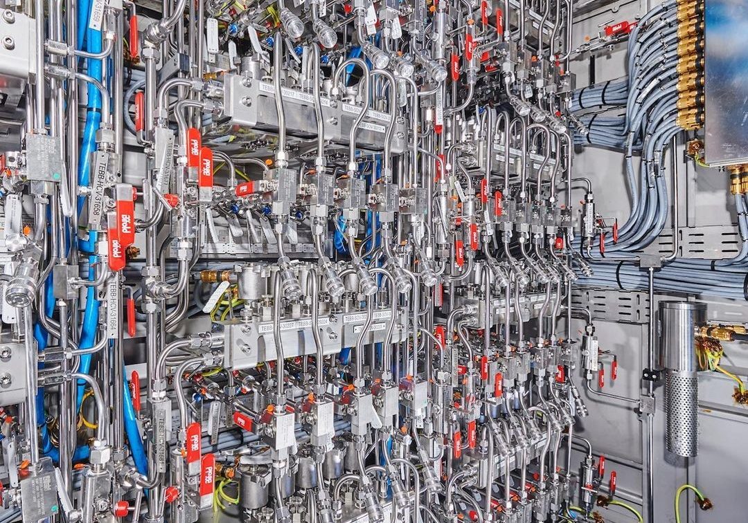 Hydraulic panel